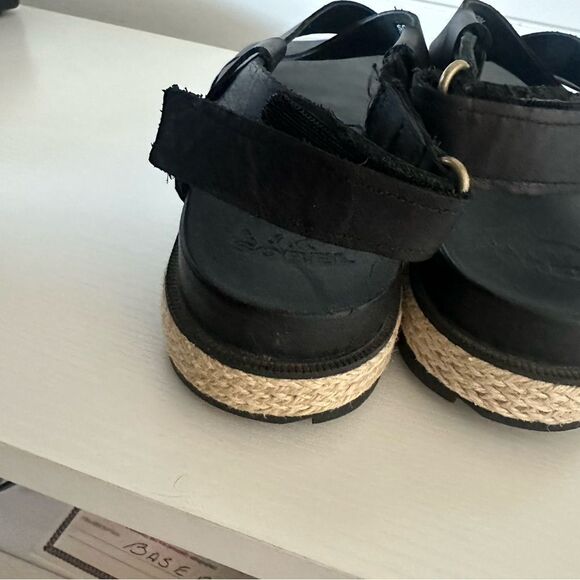 Sorel Roaming Criss Cross Leather Jute Sandals - Picture 10 of 12